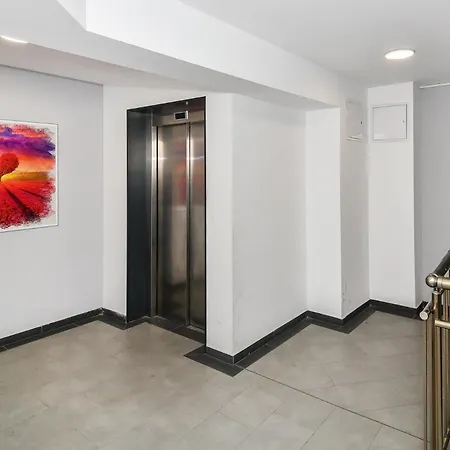 Armada 1br Апартаменты *