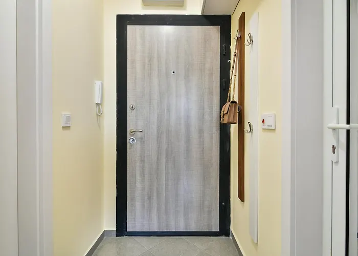 Armada 1br شقة فارنا