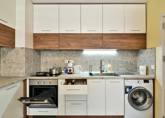 Armada 1br فارنا